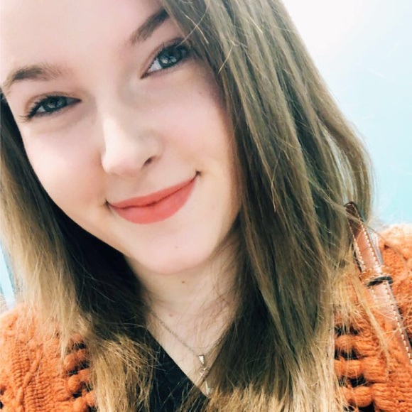 Meet your Posher, Christine - Picture 1 of 1